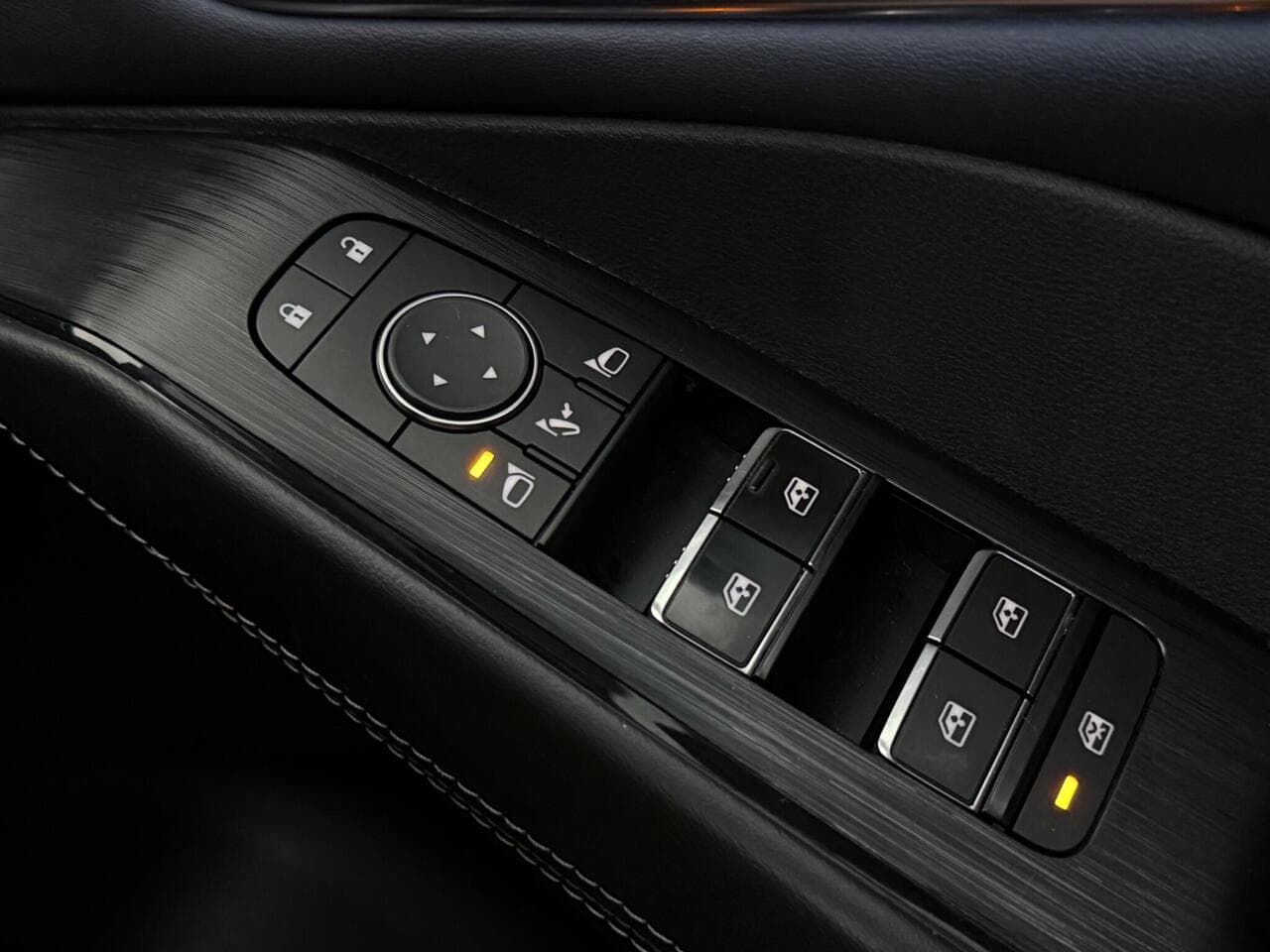 Nissan Qashqai thumbnail Misc Controls