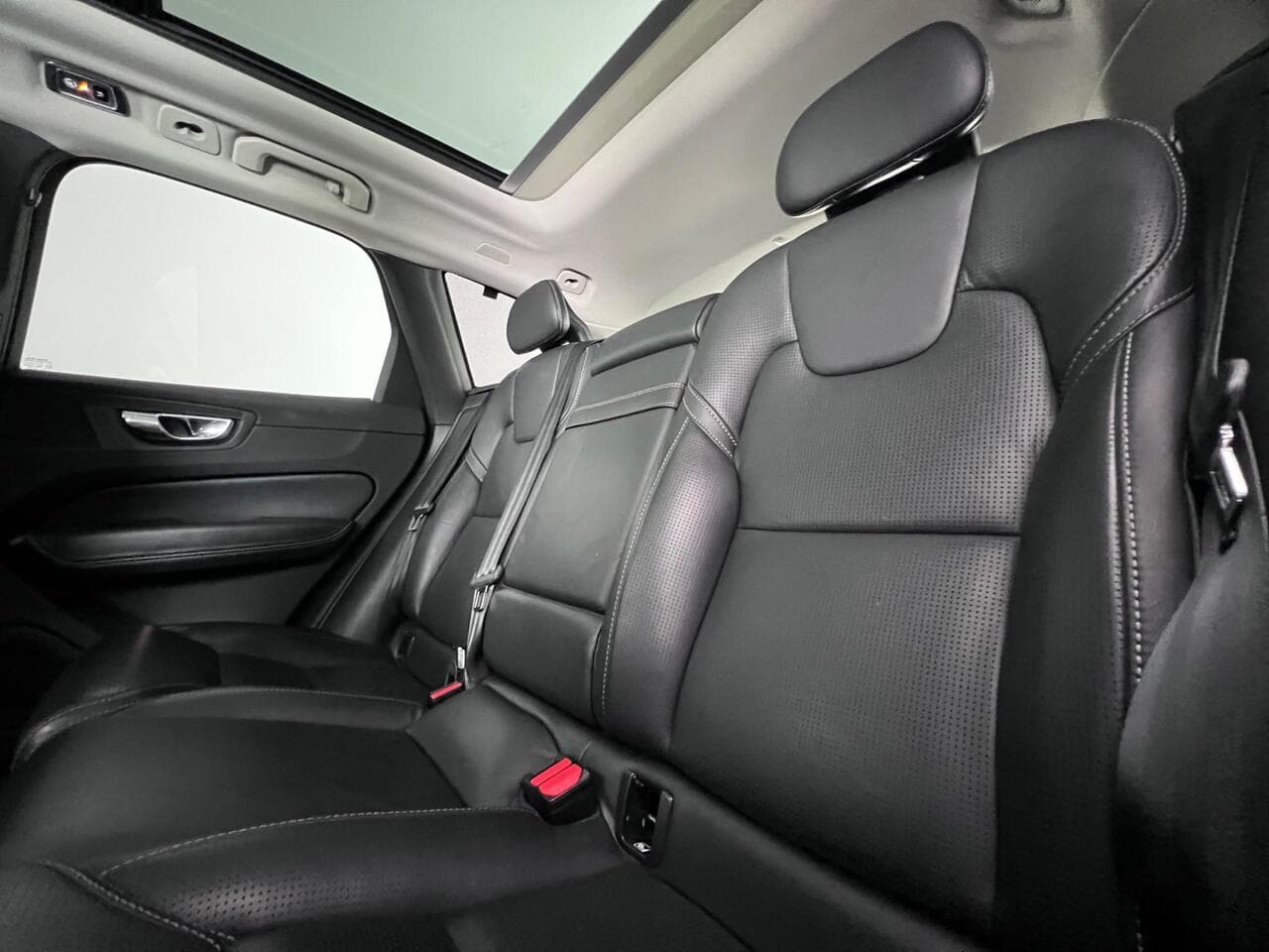 Volvo XC60 thumbnail Seats Rear