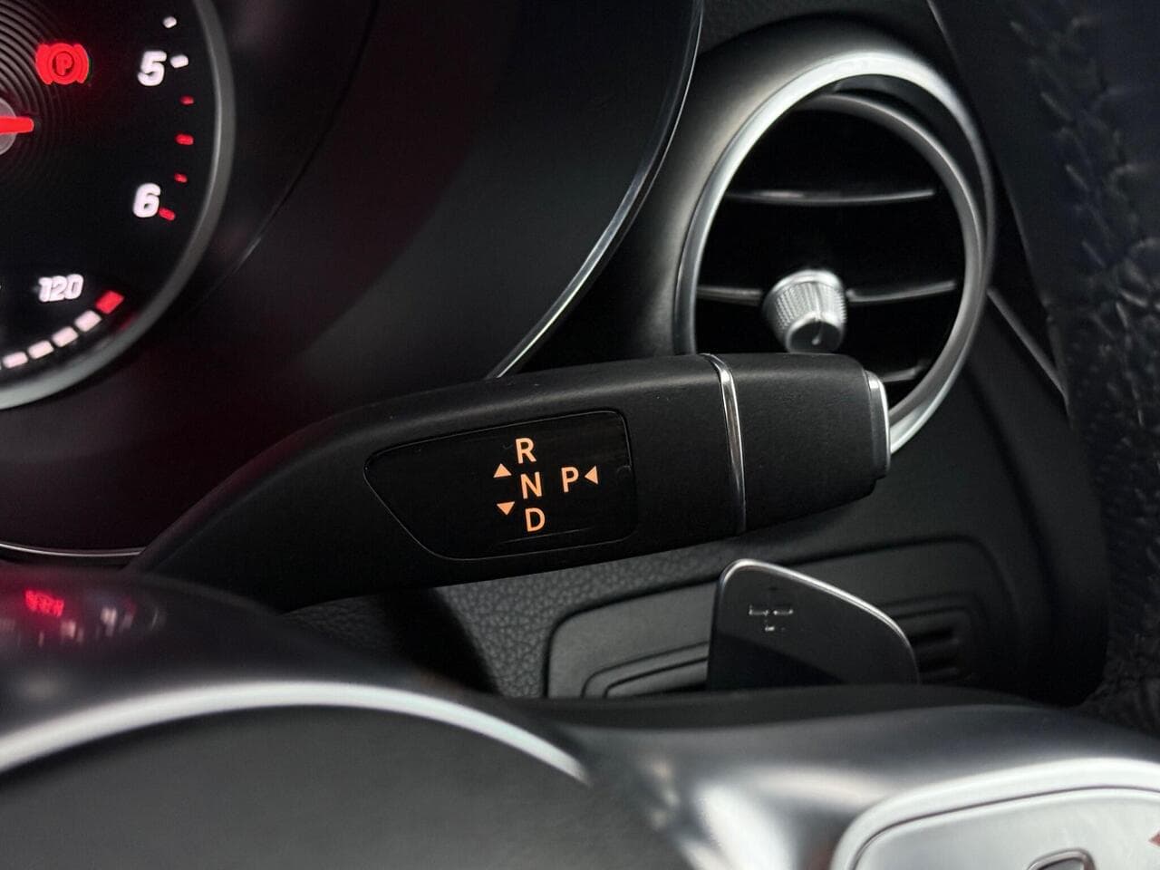 Mercedes-Benz GLC thumbnail Misc Controls