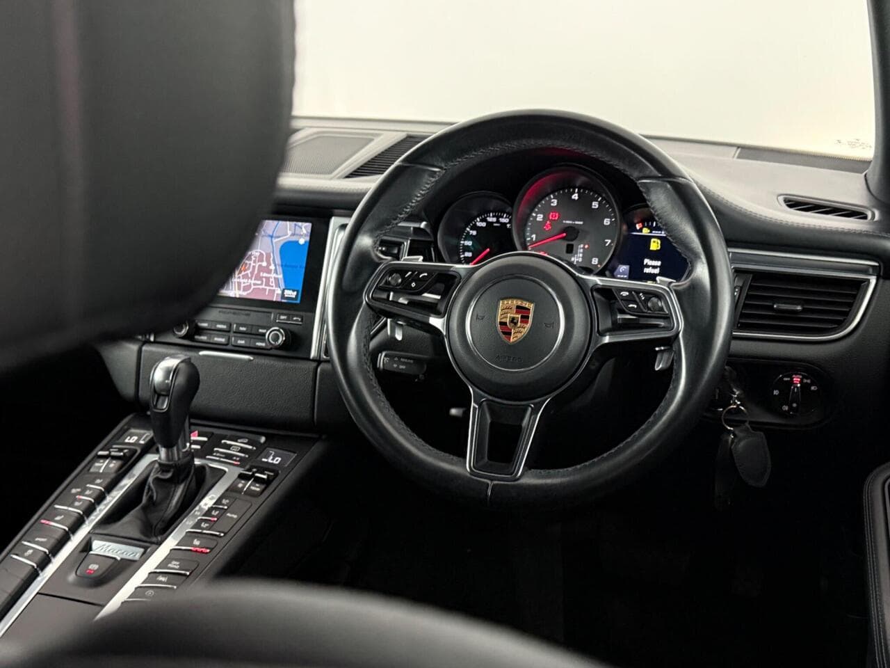 Porsche Macan thumbnail Steering Wheel
