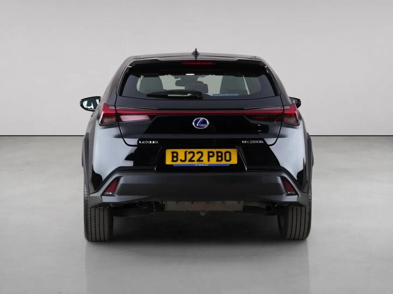 Lexus UX thumbnail Rear