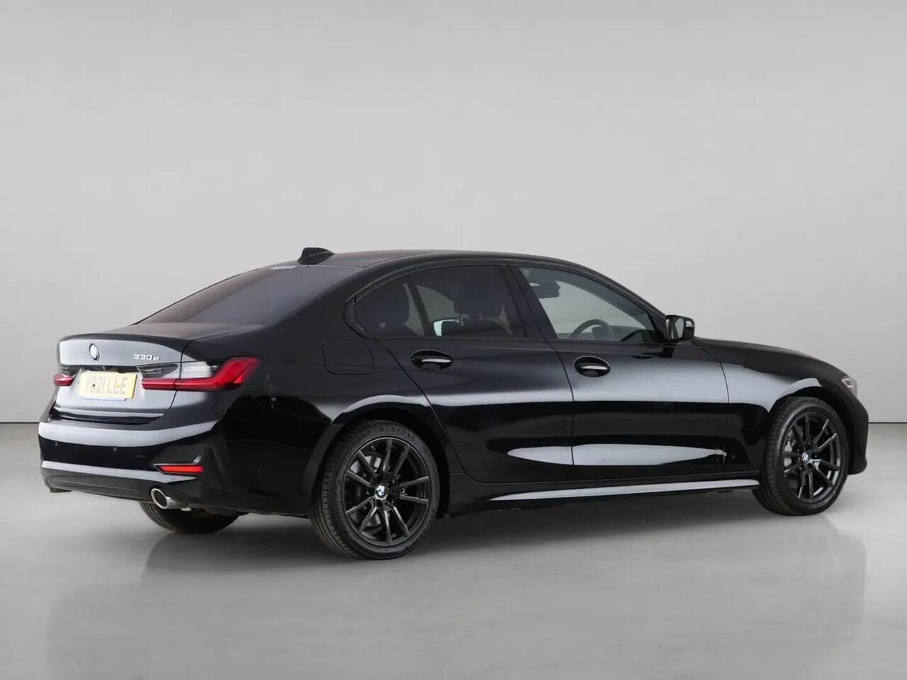 BMW 3 Series thumbnail Rear Right