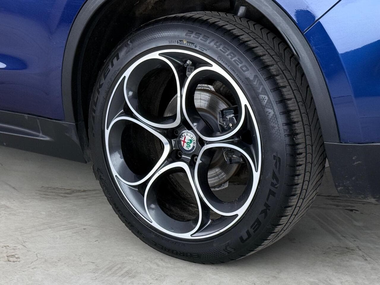 Alfa Romeo Stelvio thumbnail Wheel