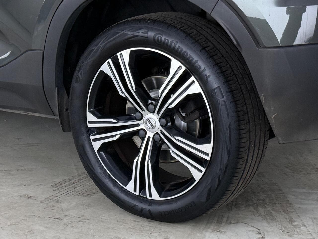 Volvo XC40 thumbnail Wheel