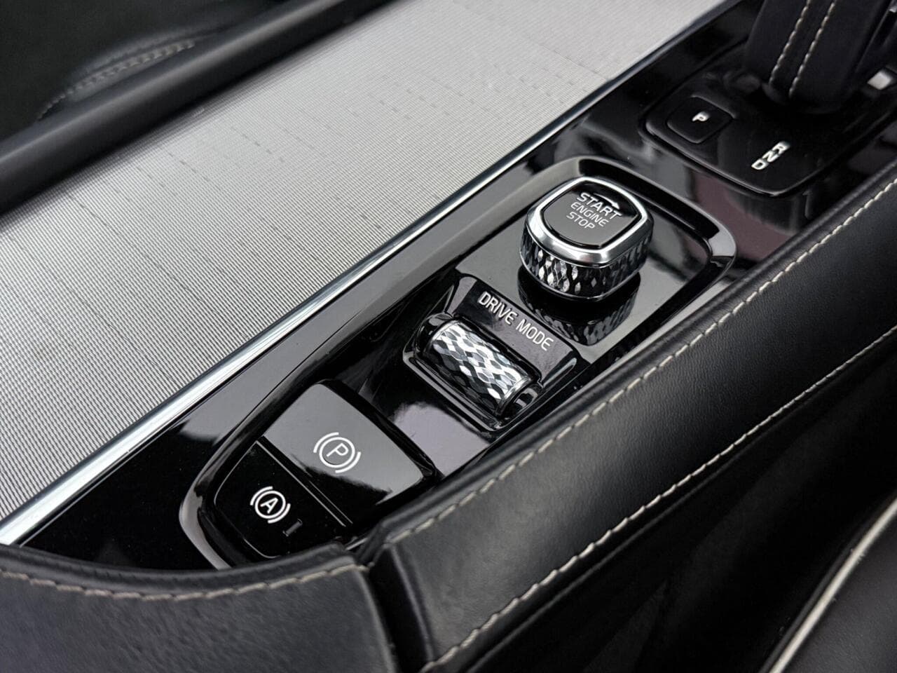 Volvo XC90 thumbnail Misc Controls