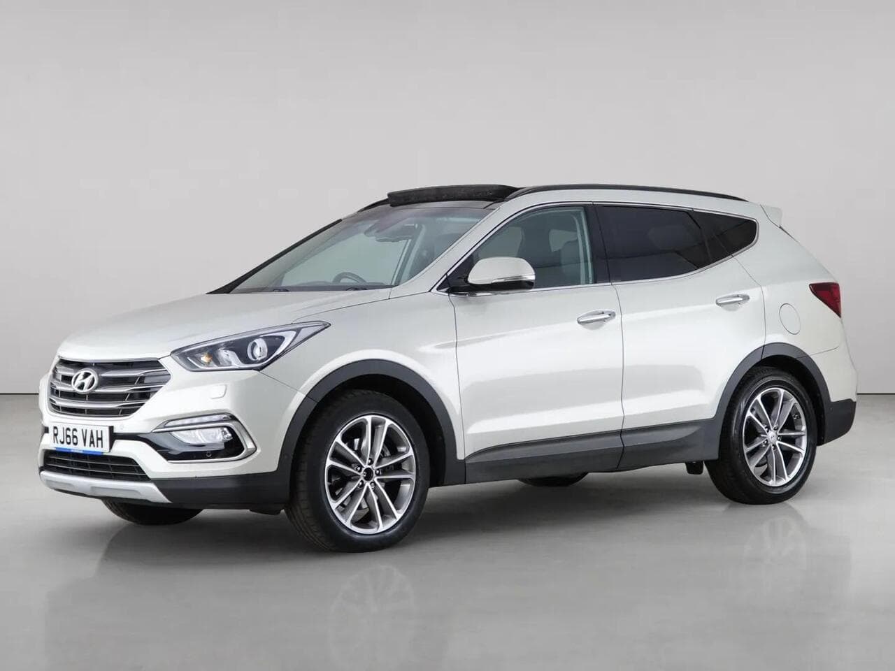 Hyundai Santa Fe thumbnail Front Left