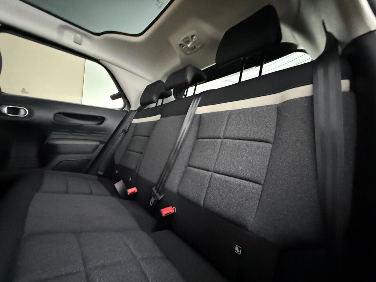 Citroen C4 Cactus thumbnail Seats Rear