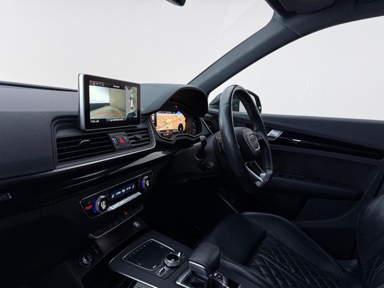 Audi Q5 thumbnail Interior Front