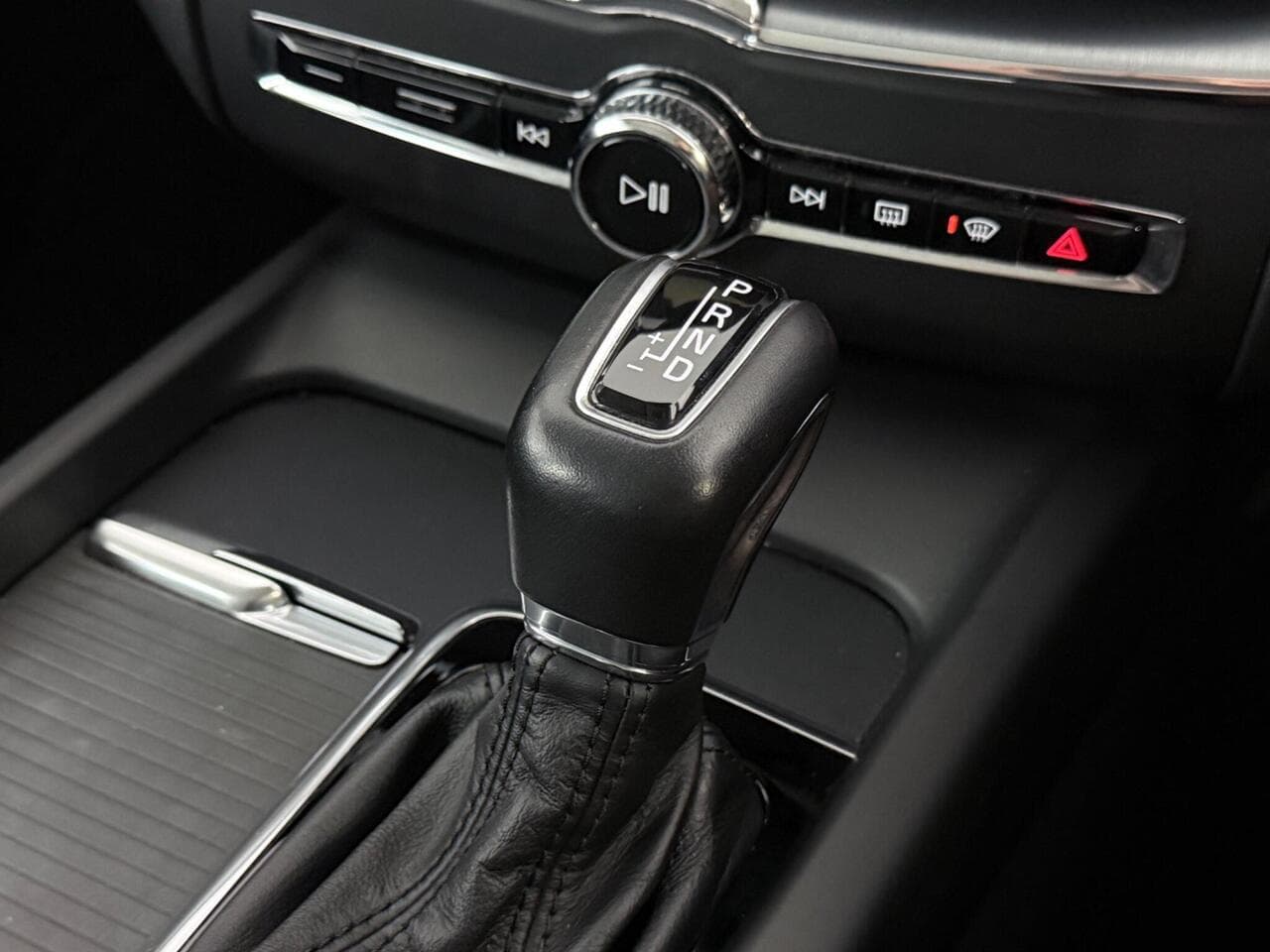 Volvo XC60 thumbnail Interior Front