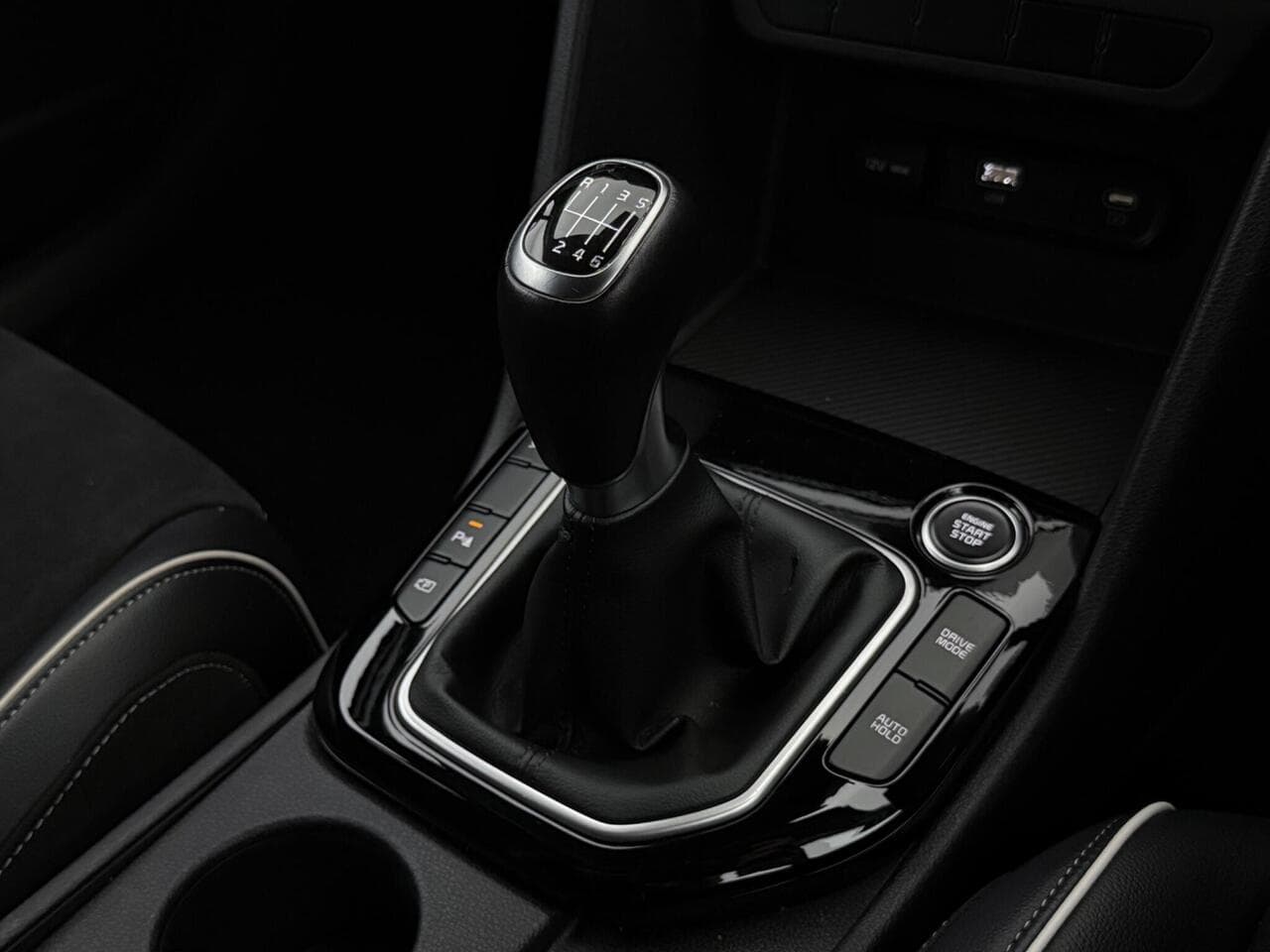 Kia Sportage thumbnail Interior Front