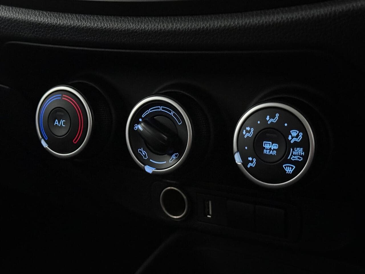 Toyota Aygo X thumbnail Misc Controls
