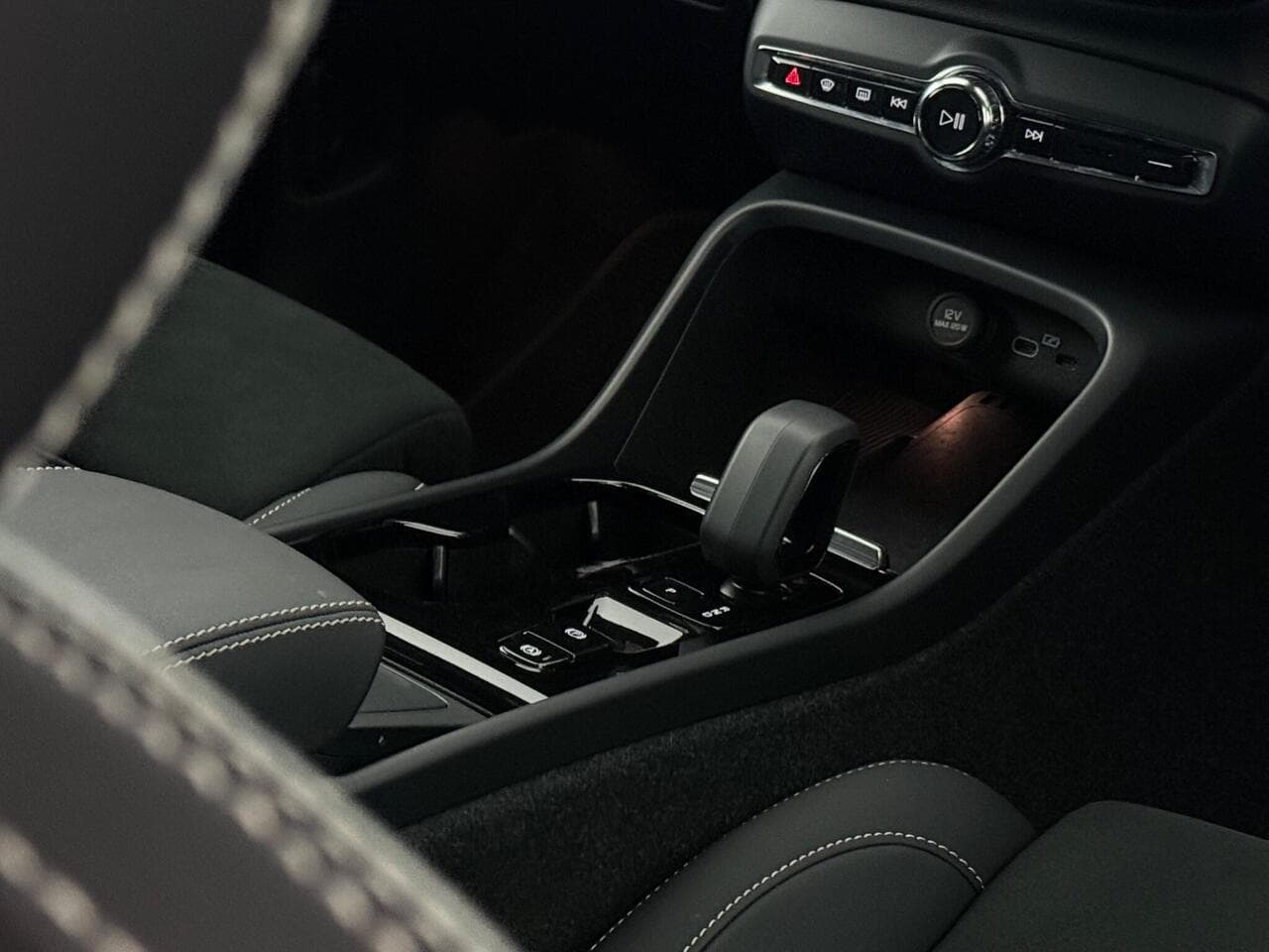 Volvo XC40 thumbnail Interior Front