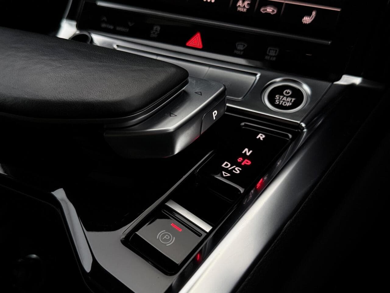 Audi e-tron thumbnail Misc Controls