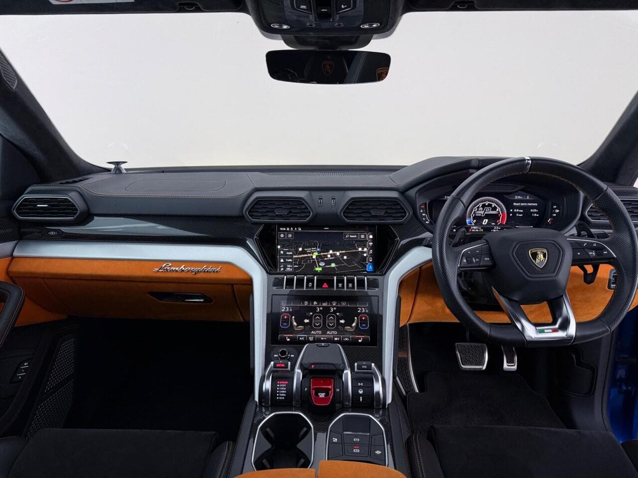 Lamborghini Urus thumbnail Interior Front