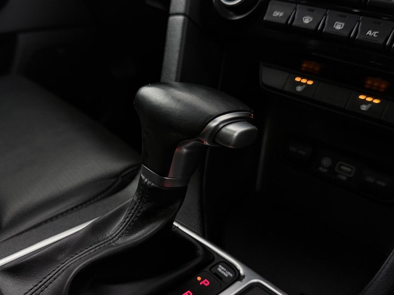 Kia Sportage thumbnail Interior Front