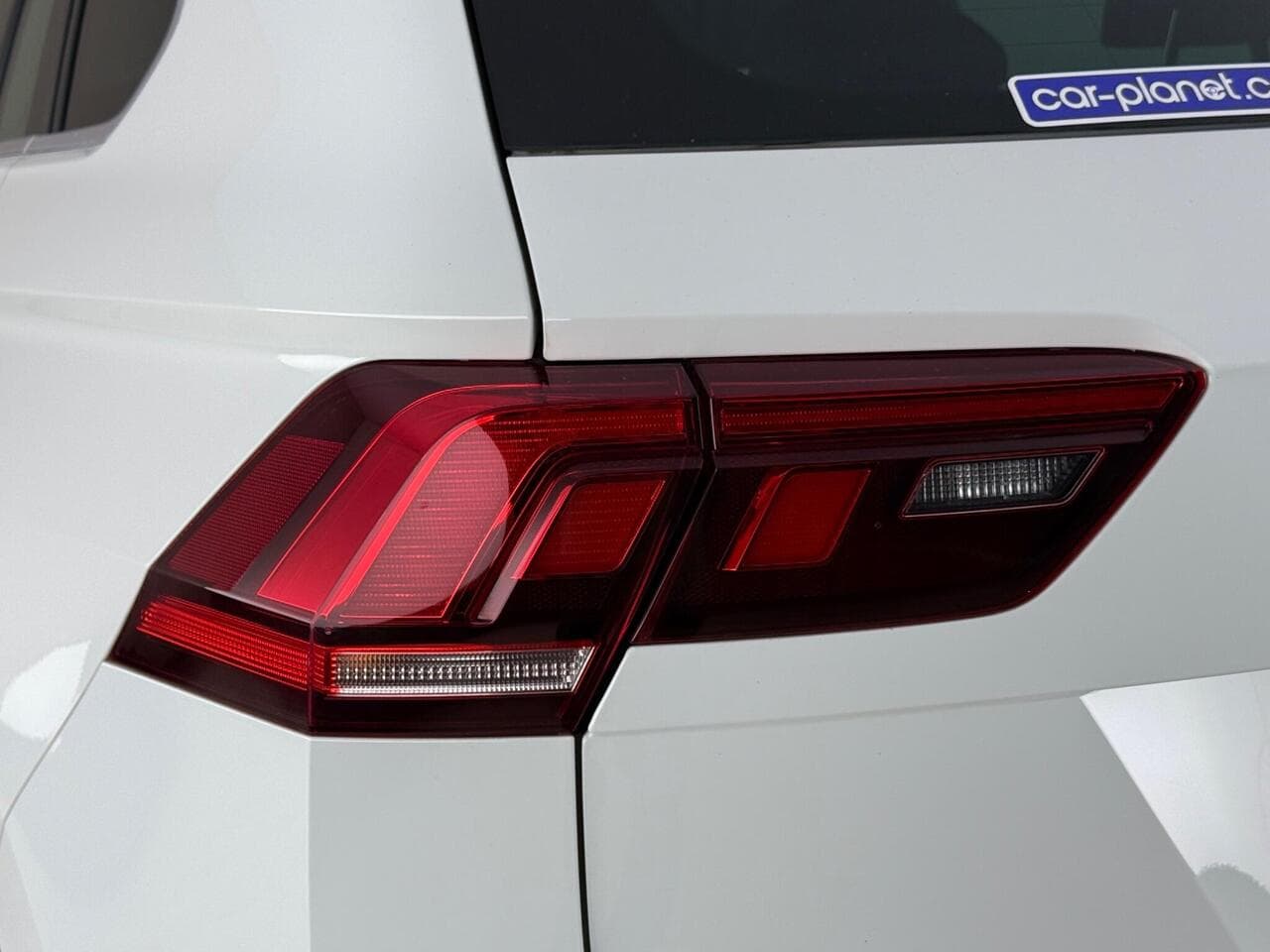 Volkswagen Tiguan thumbnail Lights Rear