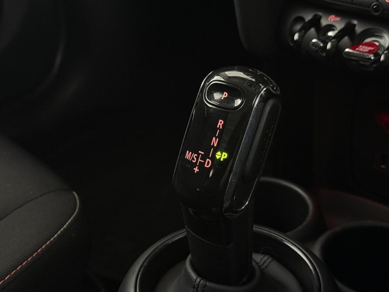 MINI Hatch thumbnail Interior Front