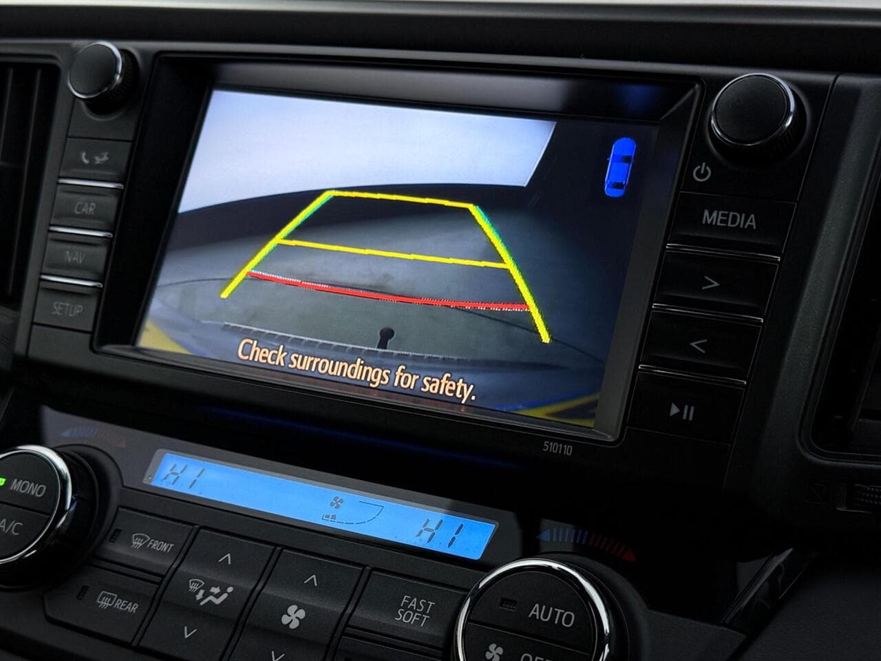 Toyota RAV4 thumbnail Infotainment System