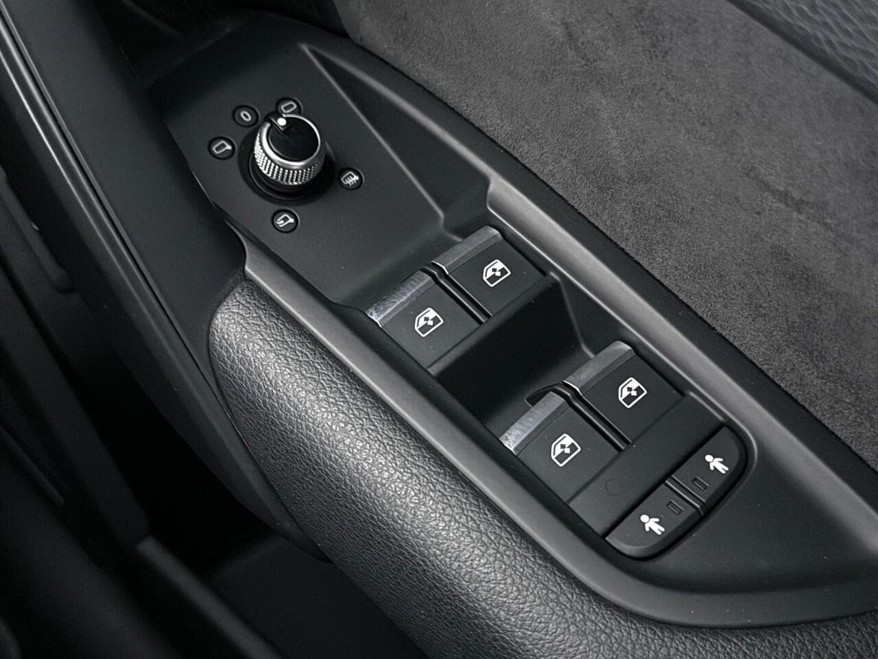 Audi Q5 thumbnail Misc Controls