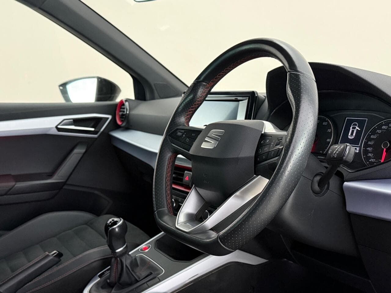 SEAT Arona thumbnail Interior Front