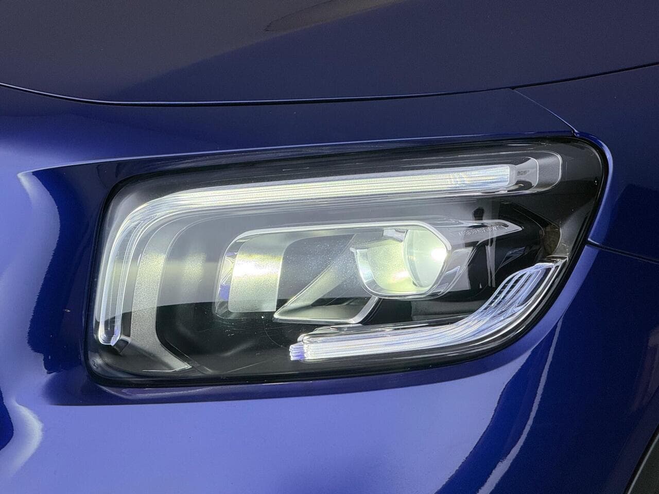 Mercedes-Benz GLB thumbnail Lights Front