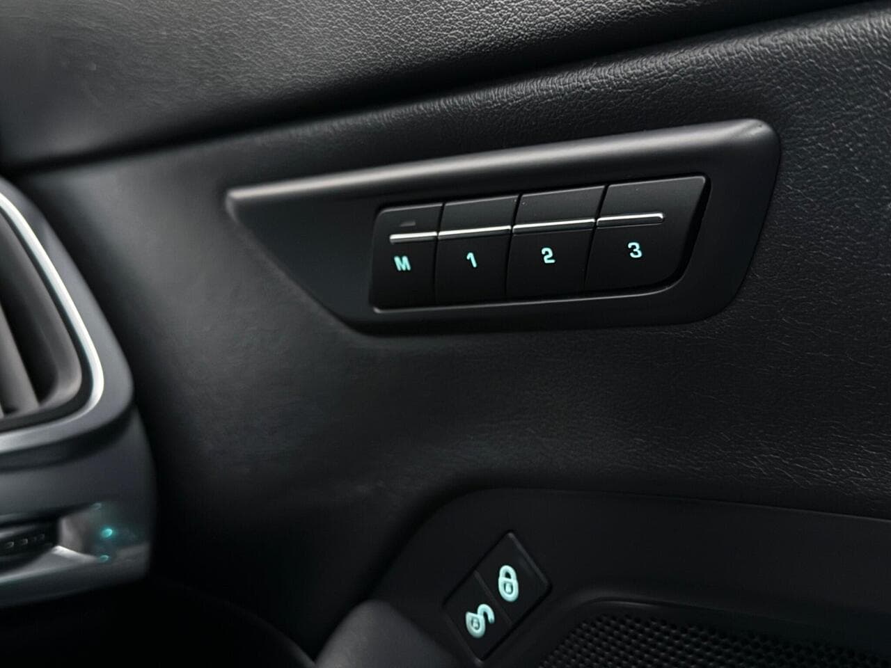 Jaguar E-PACE thumbnail Misc Controls