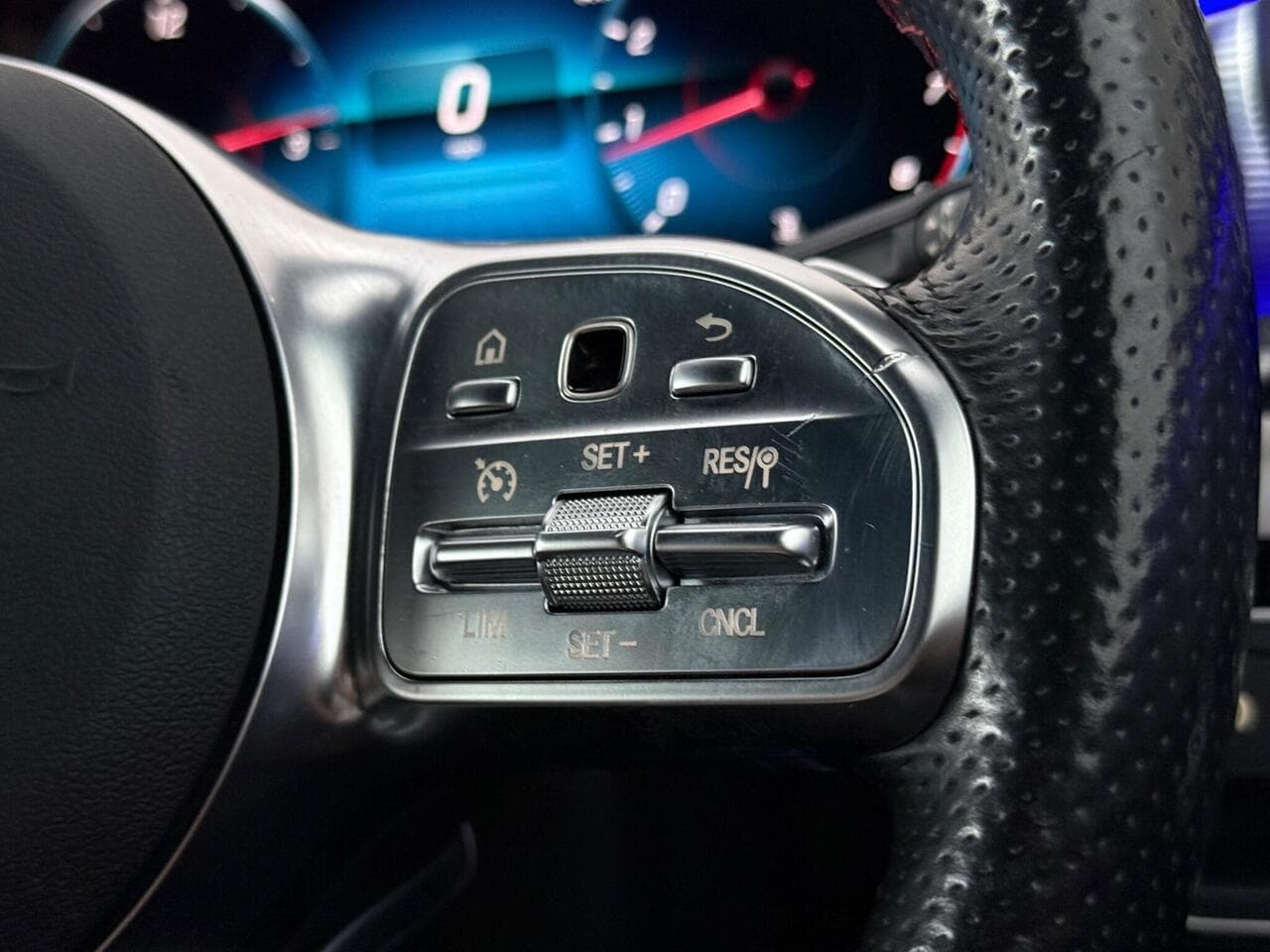 Mercedes-Benz A Class thumbnail Misc Controls
