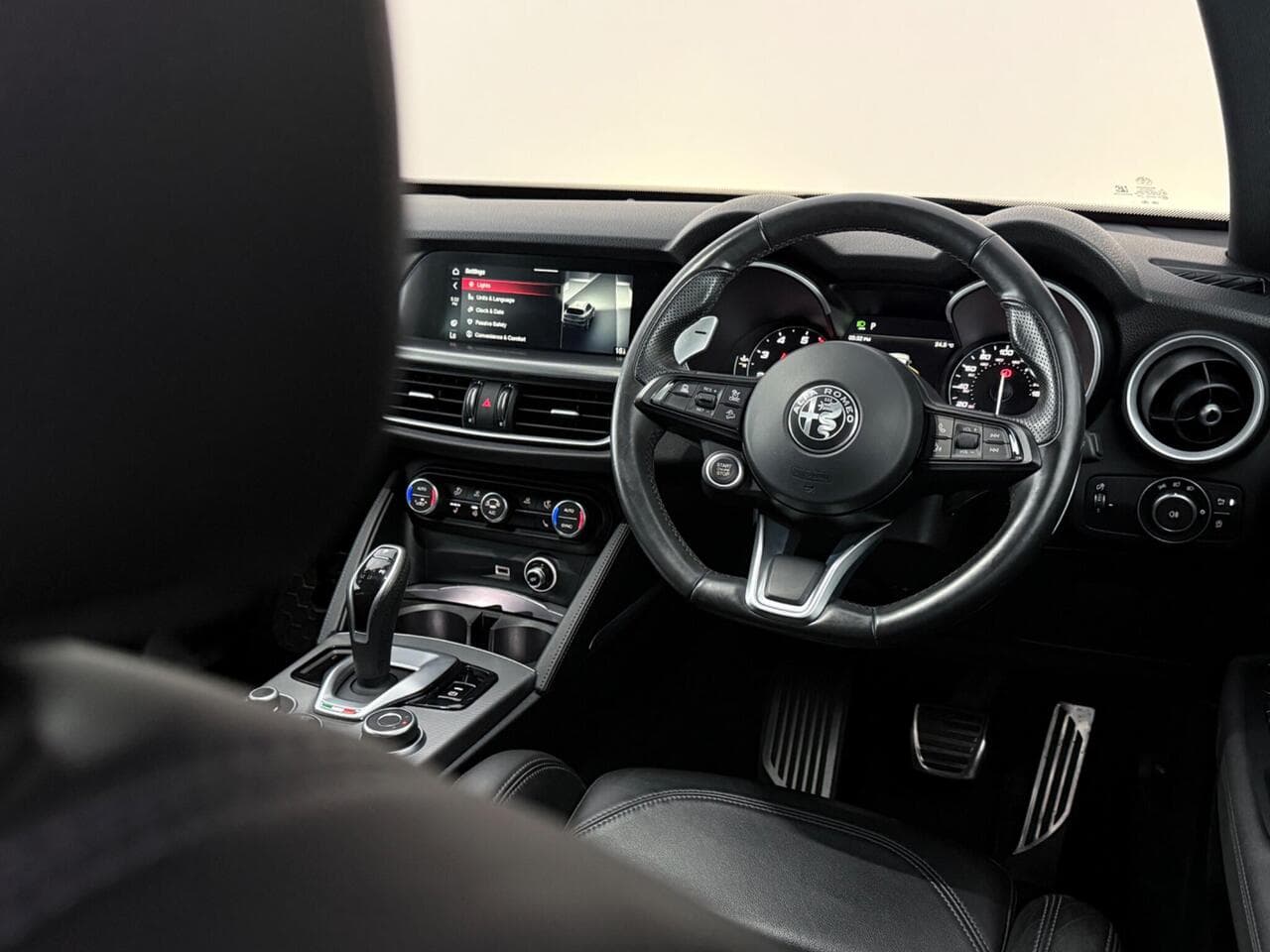 Alfa Romeo Stelvio thumbnail Interior Front