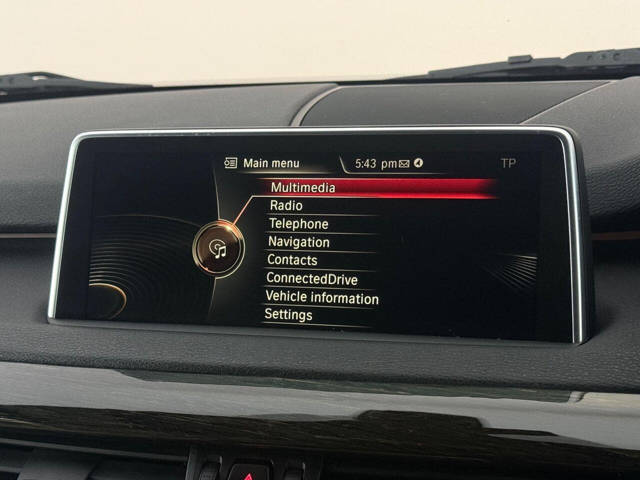 BMW X5 thumbnail Infotainment System