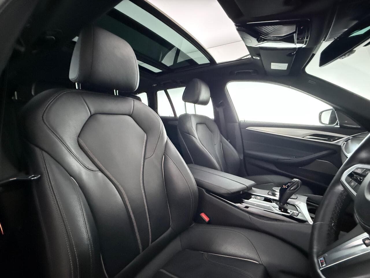 BMW 5 Series thumbnail Seat Driver