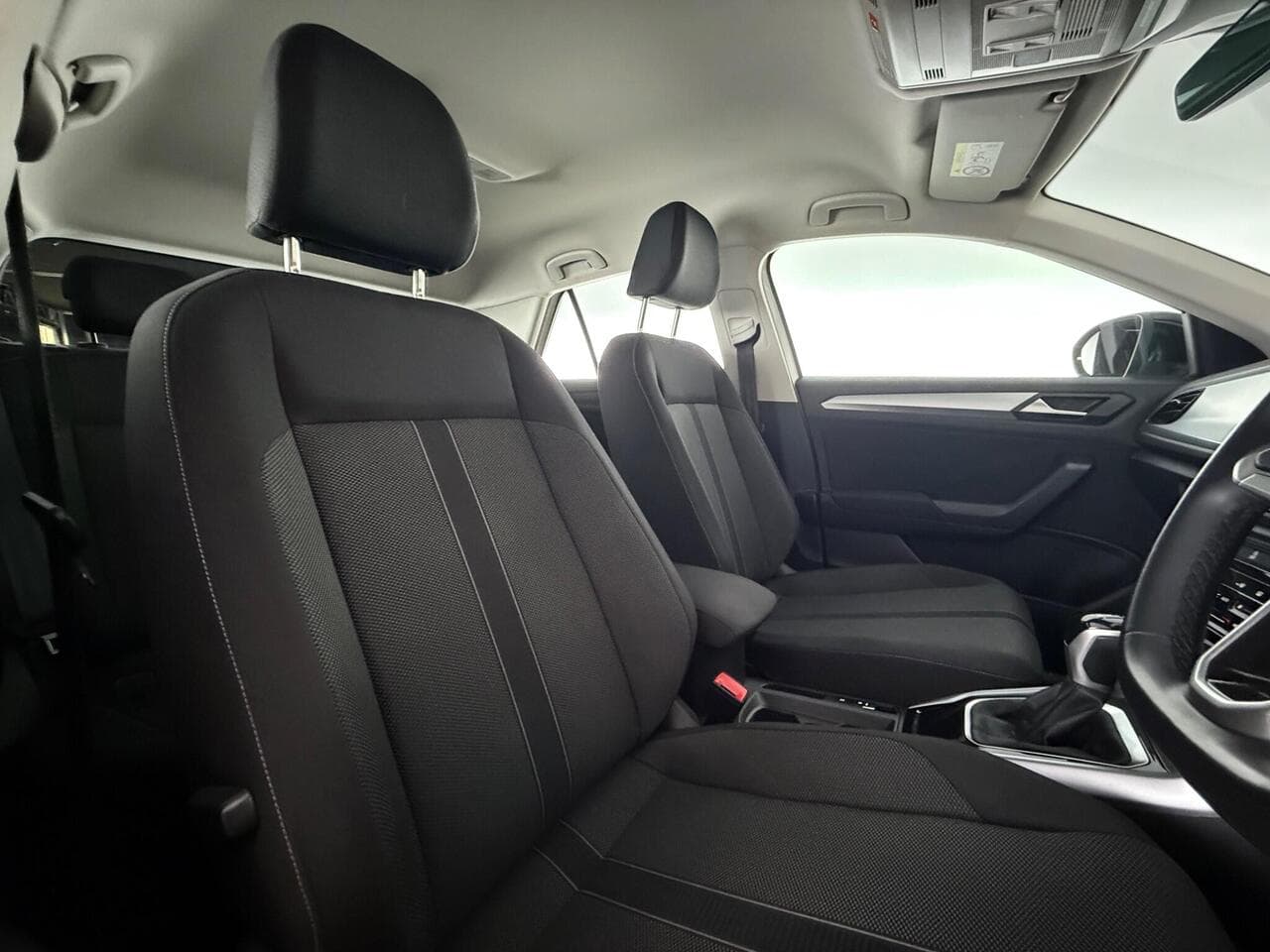 Volkswagen T-Roc thumbnail Seat Driver