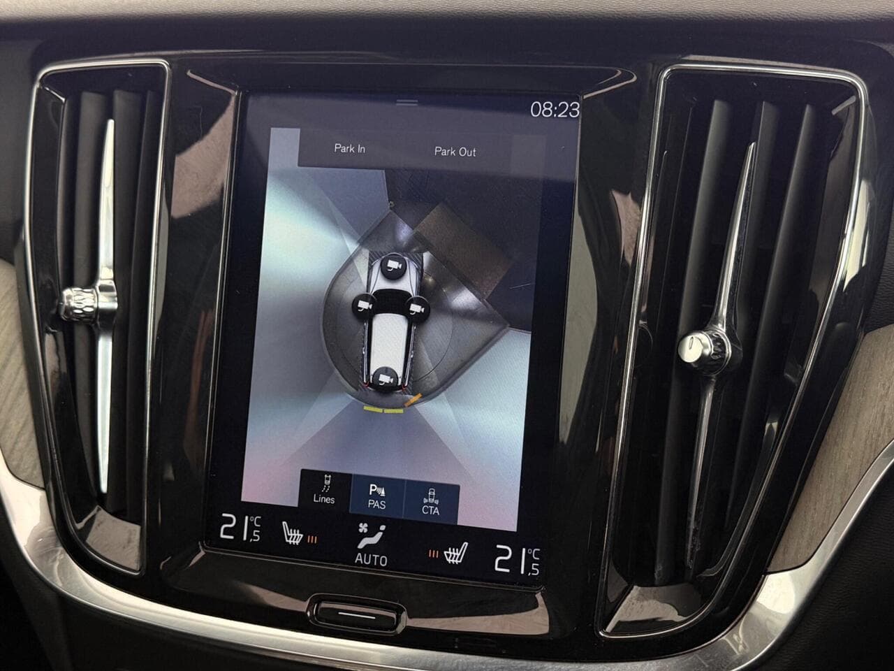 Volvo V60 thumbnail Infotainment System
