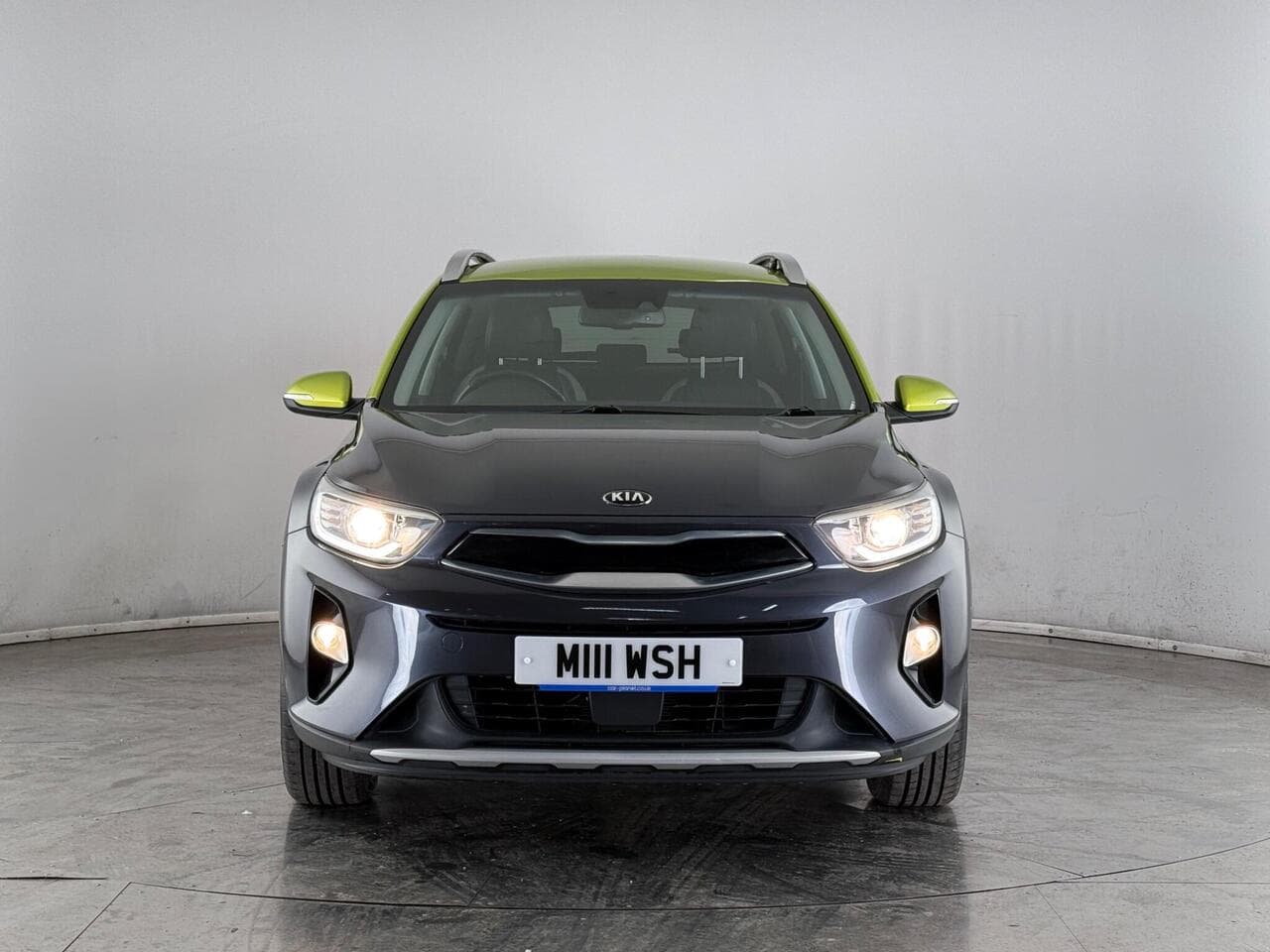 Kia Stonic thumbnail Front