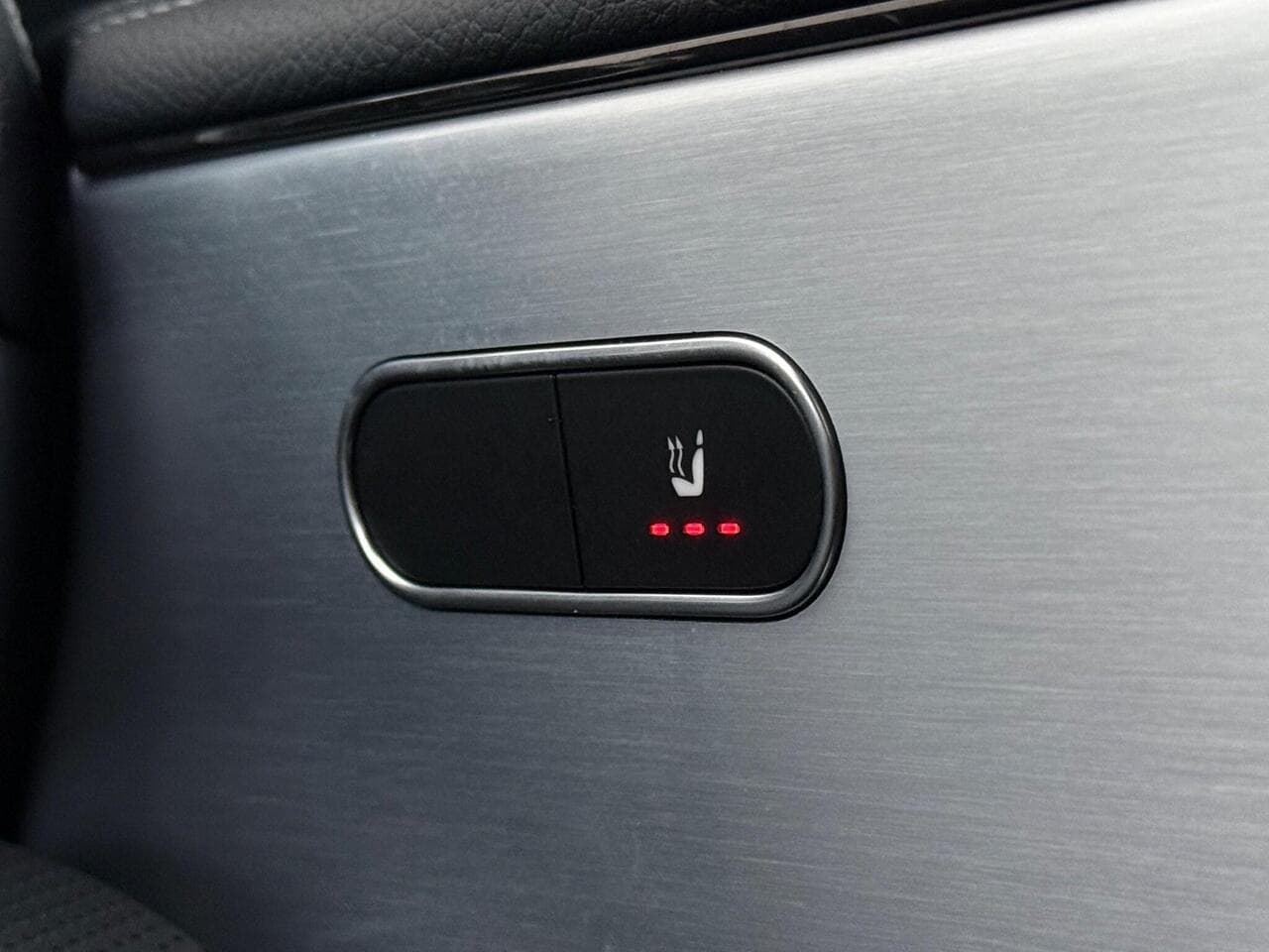 Mercedes-Benz CLA thumbnail Misc Controls