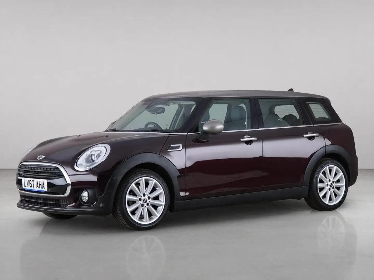 MINI Clubman thumbnail Front Left