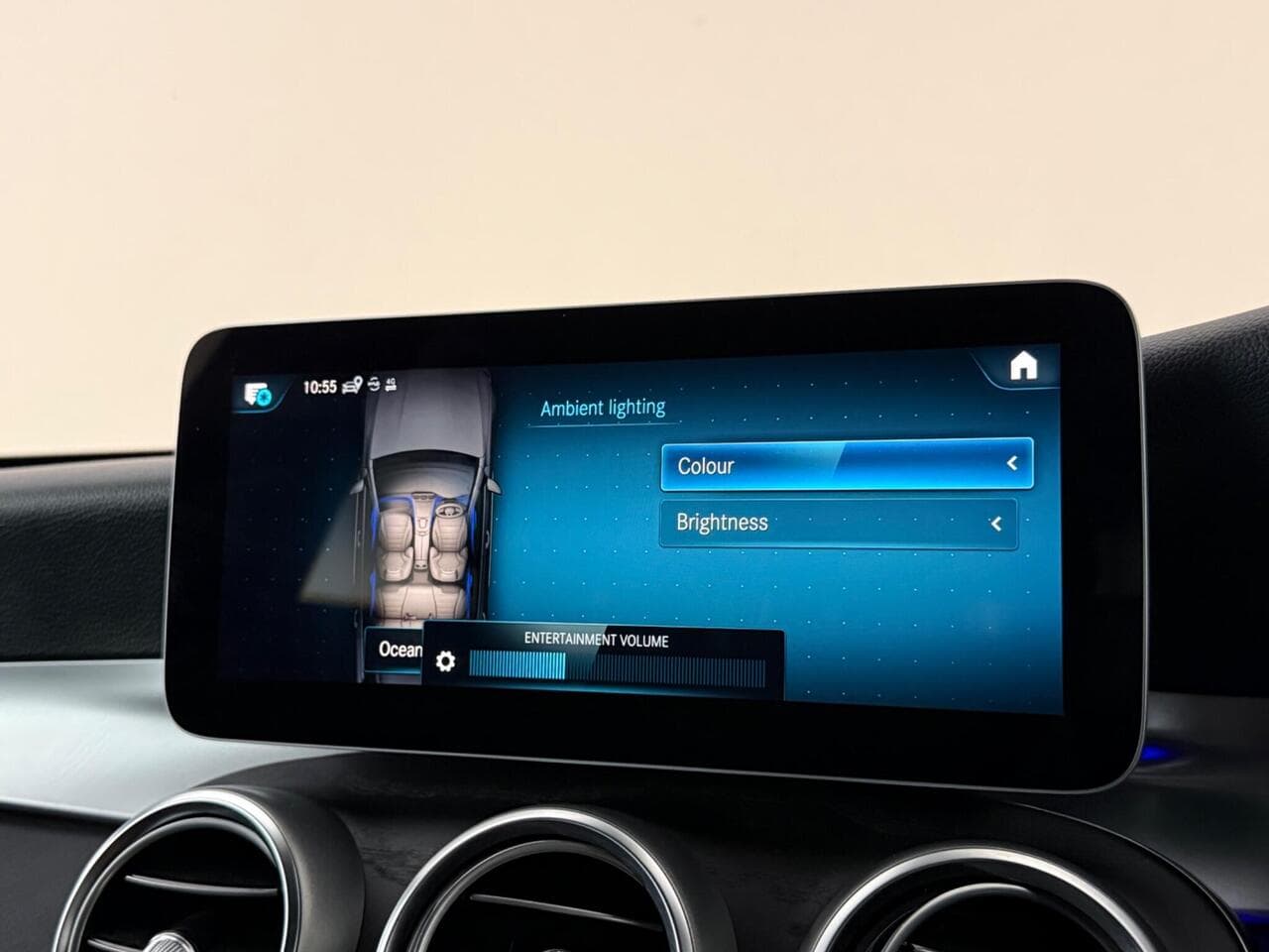 Mercedes-Benz GLC thumbnail Infotainment System