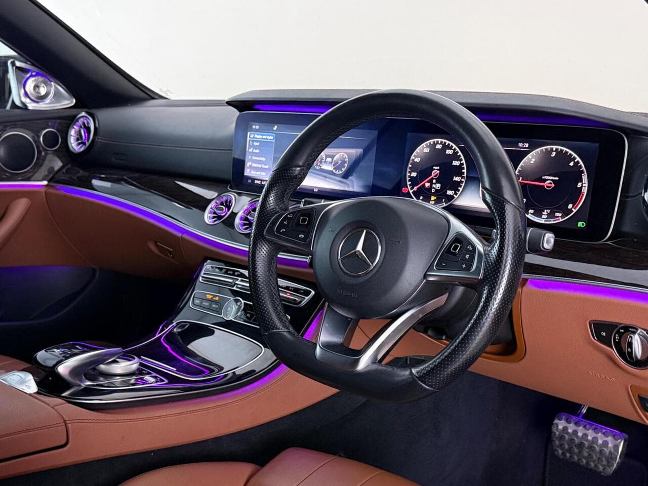 Mercedes-Benz E Class thumbnail Interior Front