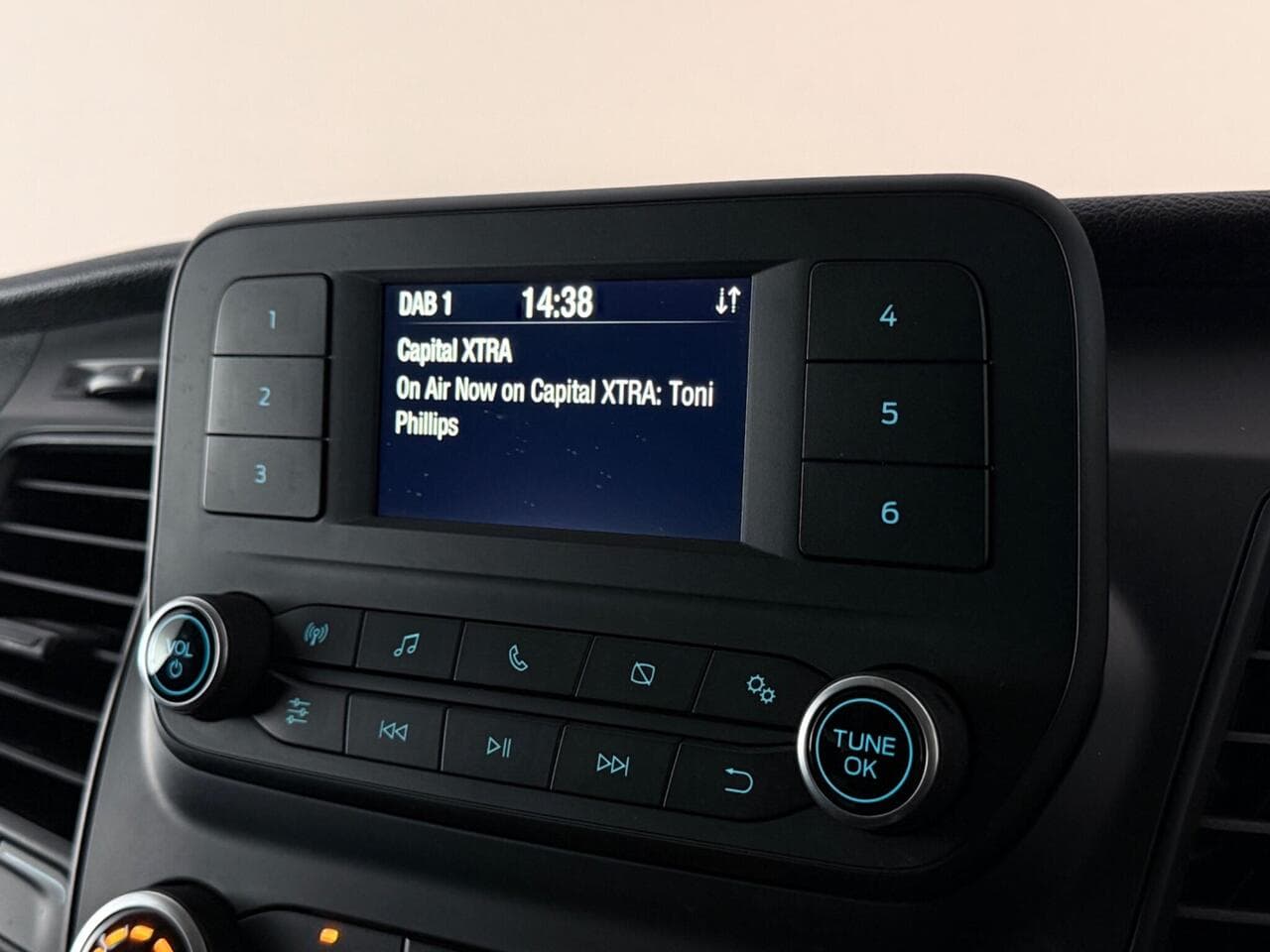 Ford Transit Custom thumbnail Infotainment System