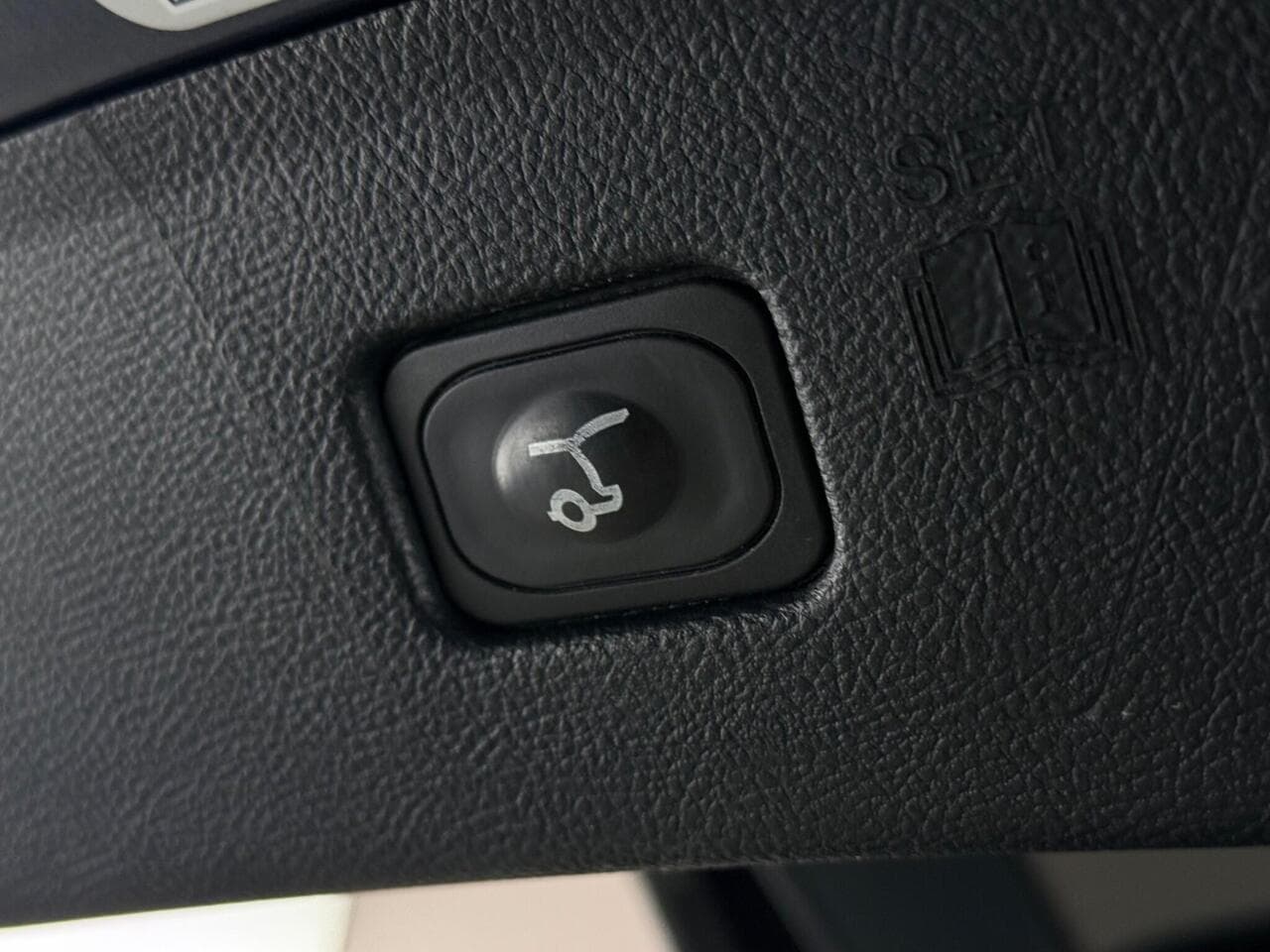 Ford Edge thumbnail Misc Controls