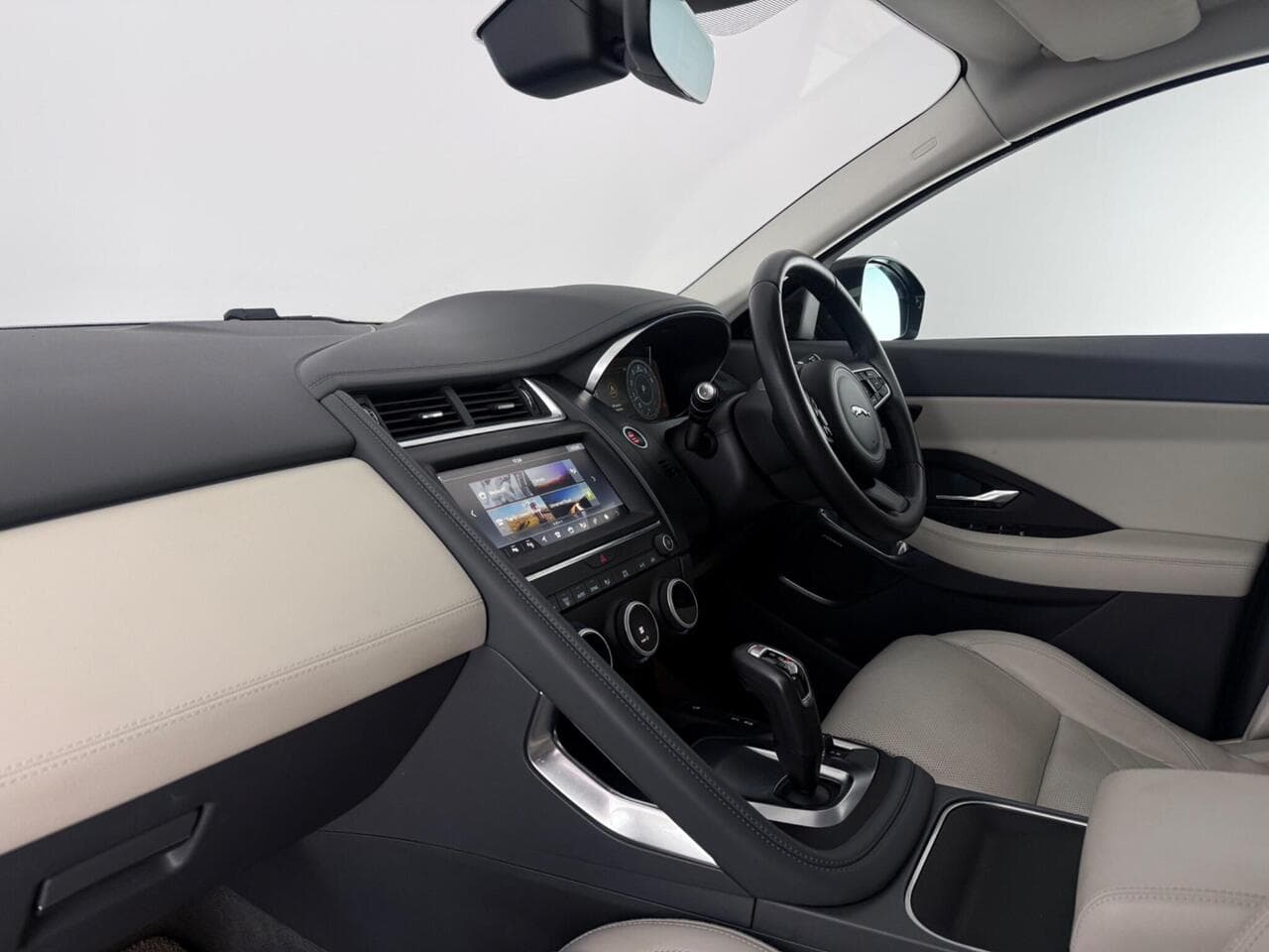 Jaguar E-PACE thumbnail Interior Front