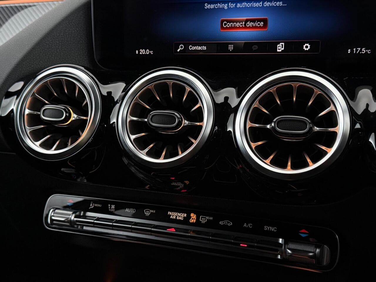 Mercedes-Benz GLA thumbnail Infotainment System