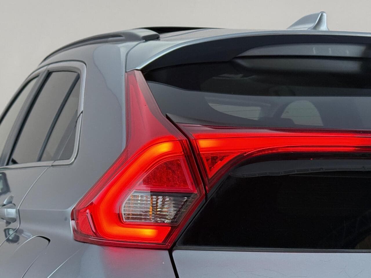Mitsubishi Eclipse Cross thumbnail Lights Rear