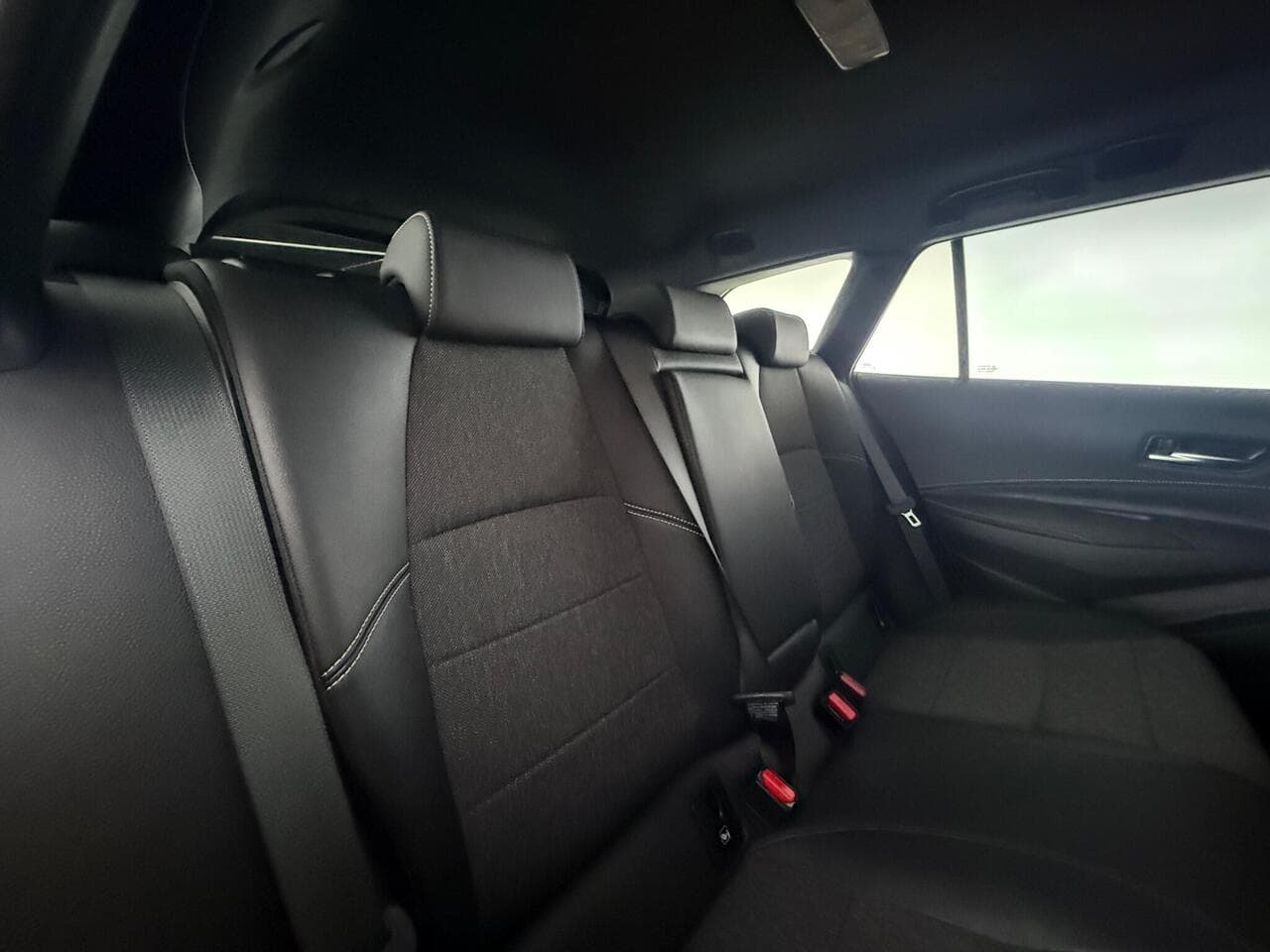 Toyota Corolla thumbnail Seats Rear