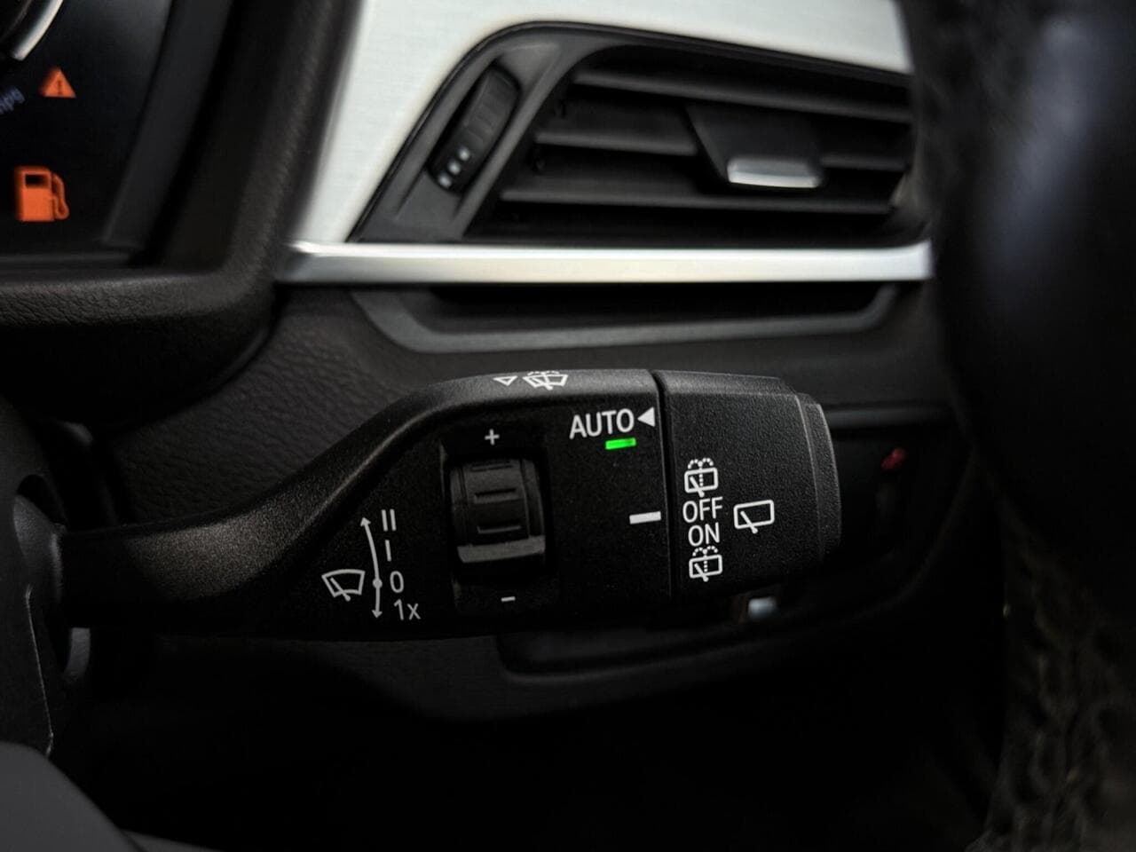 BMW X1 thumbnail Misc Controls