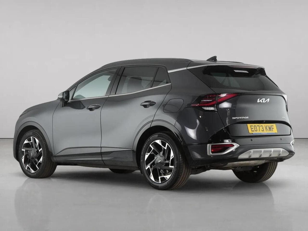 Kia Sportage thumbnail Rear Left