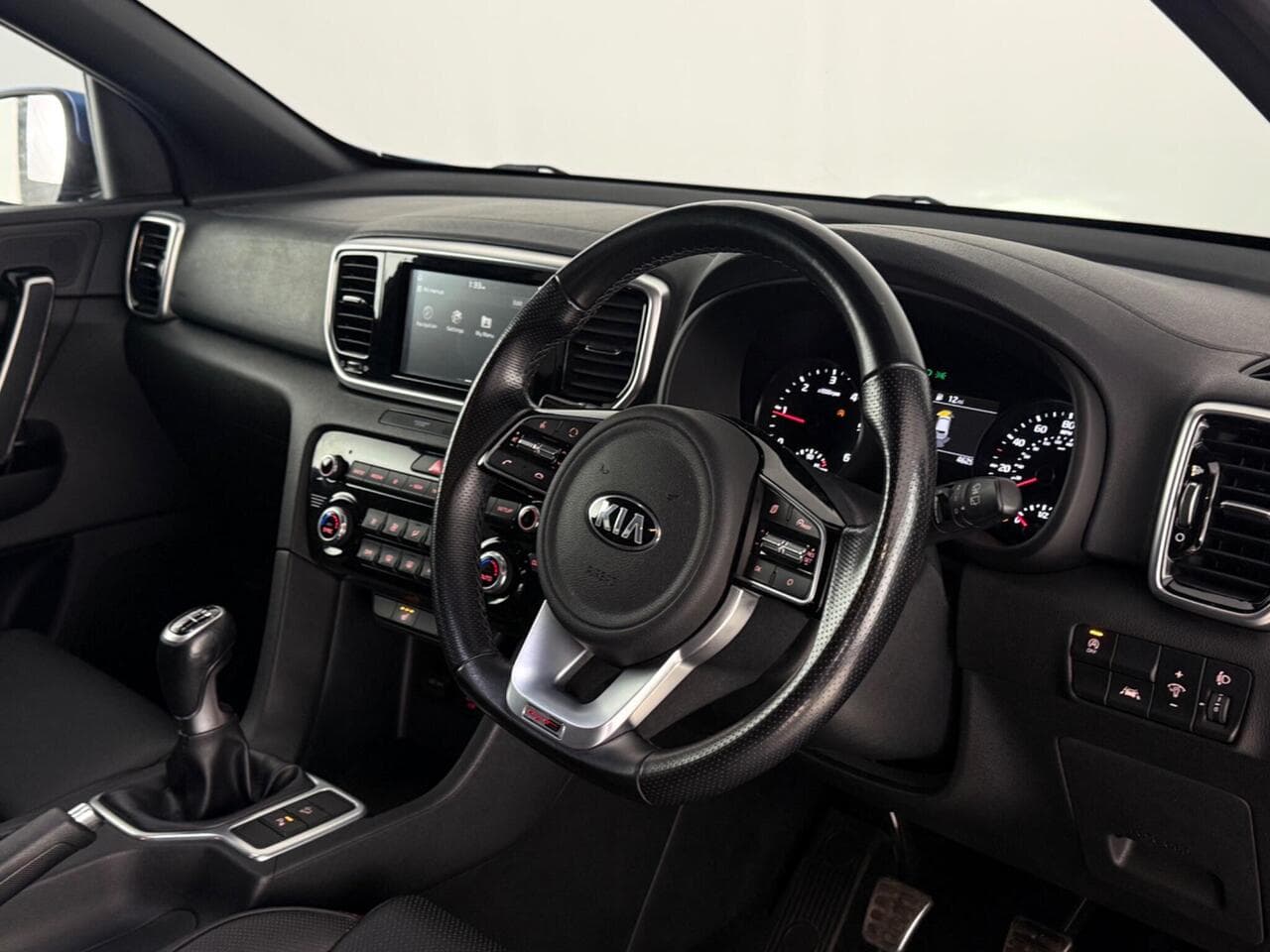 Kia Sportage thumbnail Interior Front