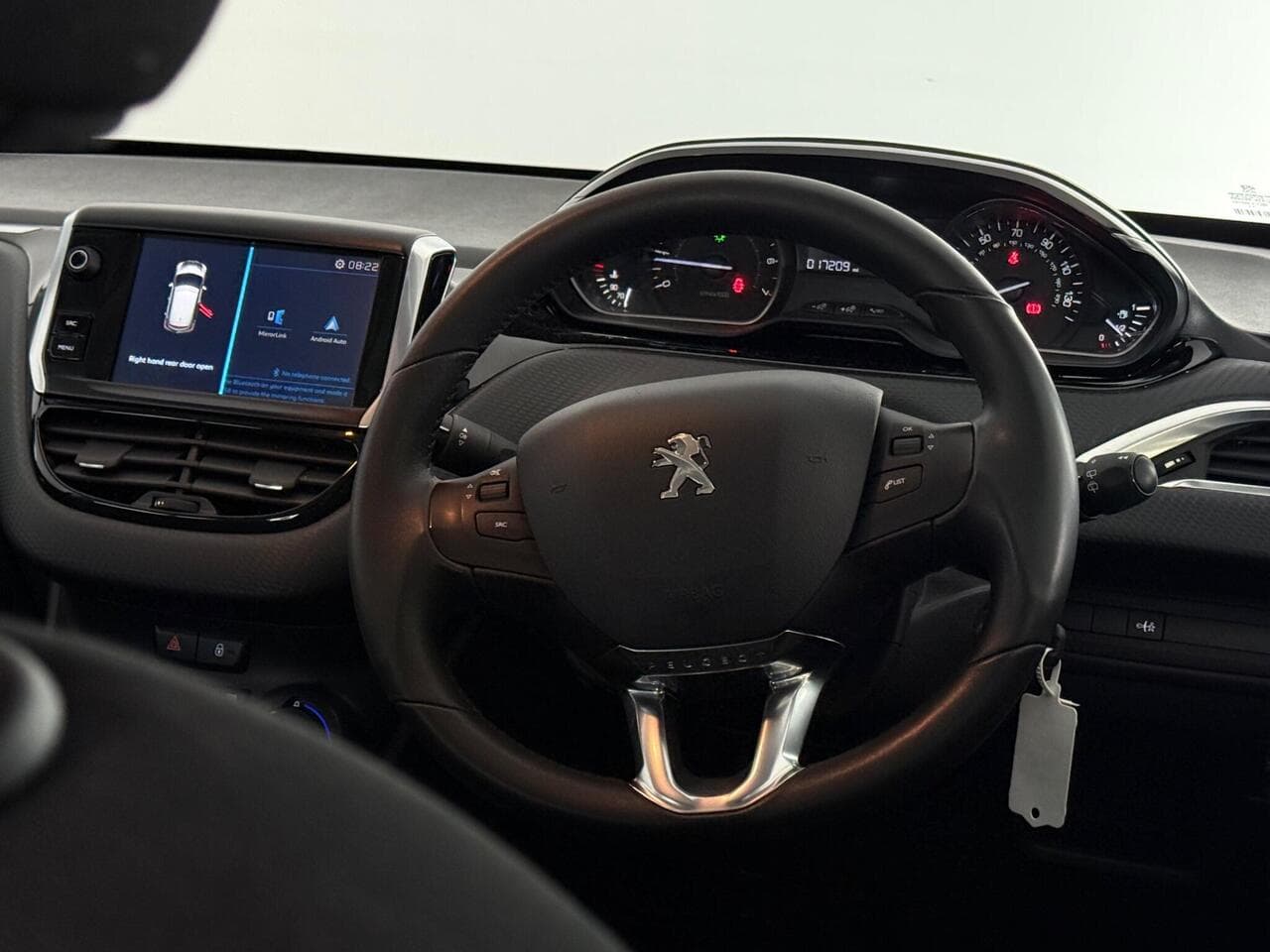 Peugeot 208 thumbnail Steering Wheel