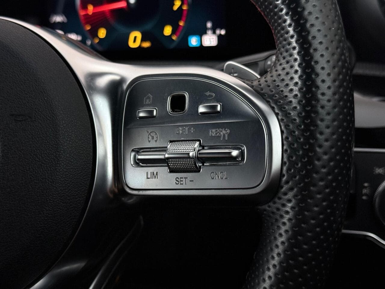Mercedes-Benz A Class thumbnail Misc Controls
