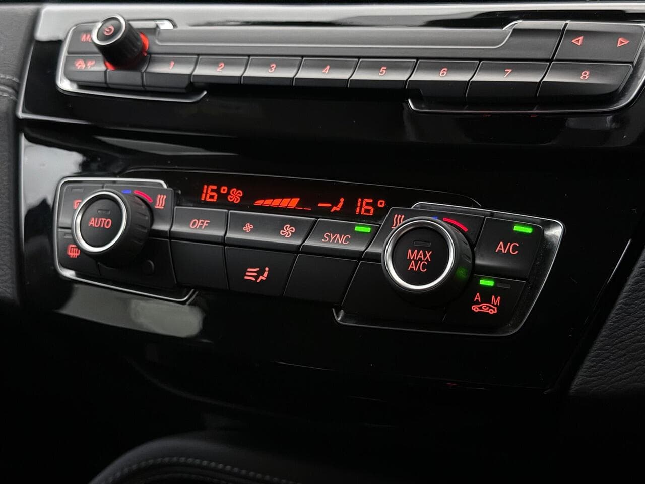 BMW X2 thumbnail Interior Front