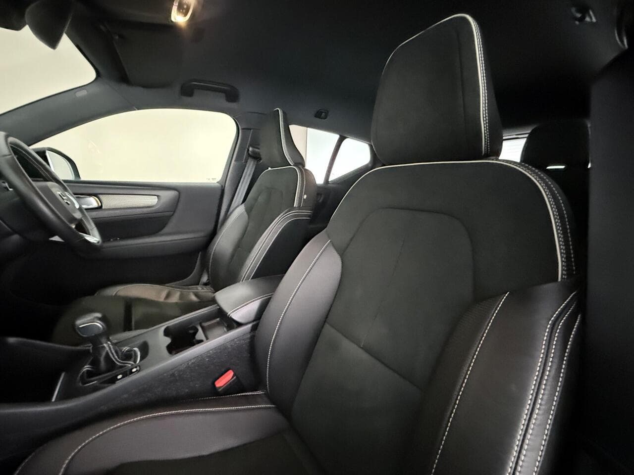Volvo XC40 thumbnail Seat Front Passenger